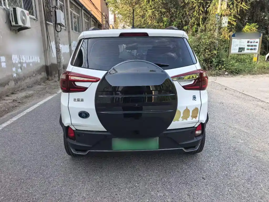 BYD Yuan EV — миниатюра 6