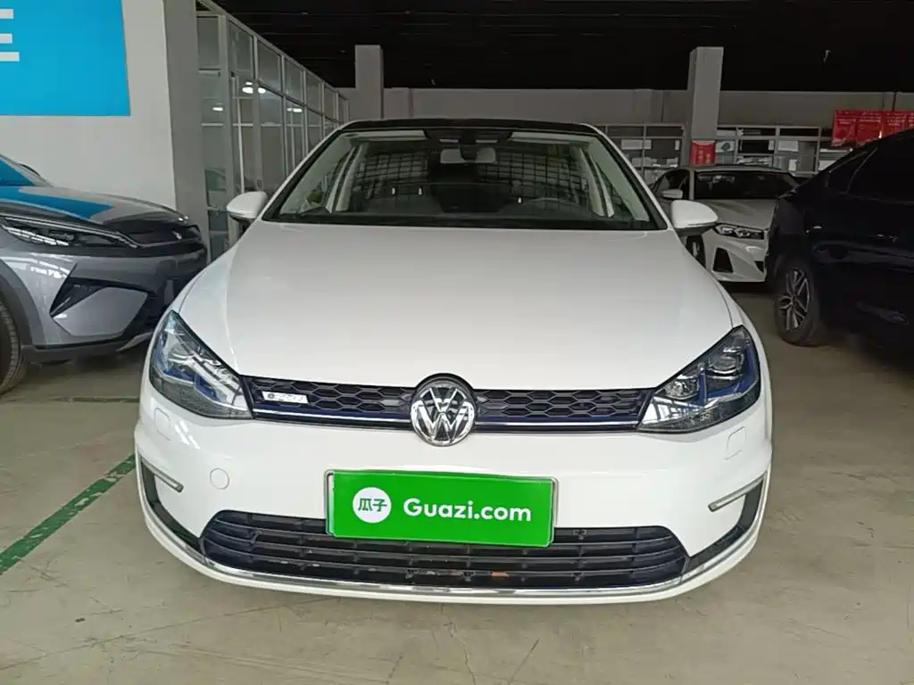 Volkswagen Golf EV — миниатюра 3