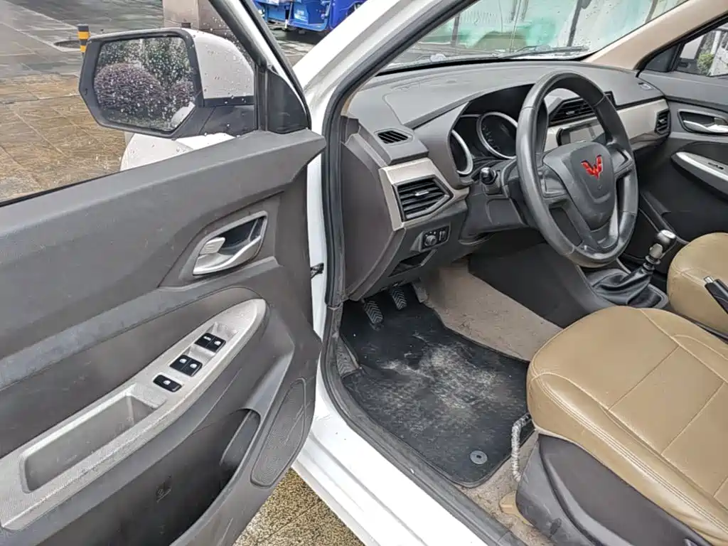 Wuling Hongguang — миниатюра 16