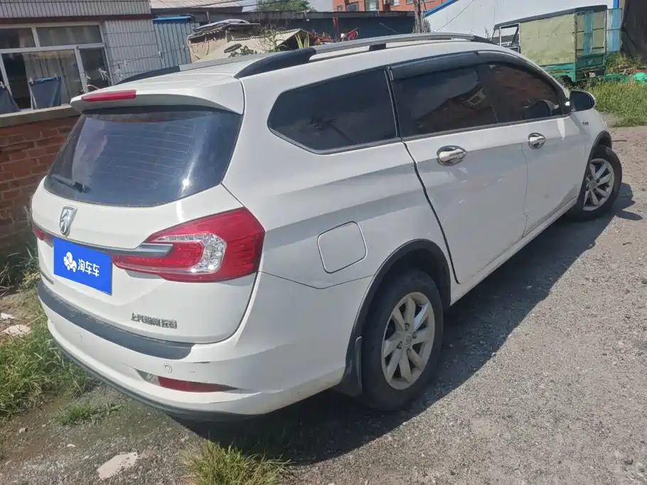 Baojun 310W — миниатюра 3
