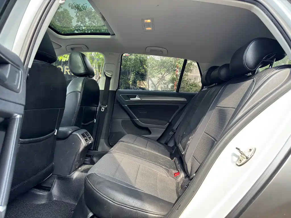Volkswagen Golf — миниатюра 10