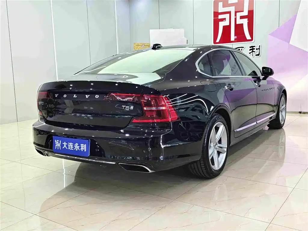 Volvo S90 2019 T5
