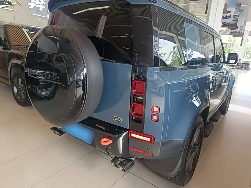 Land Rover Defender — миниатюра 7