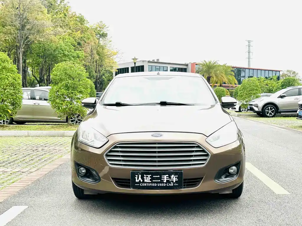 Ford Escort 2015 1.5L AT Comfort