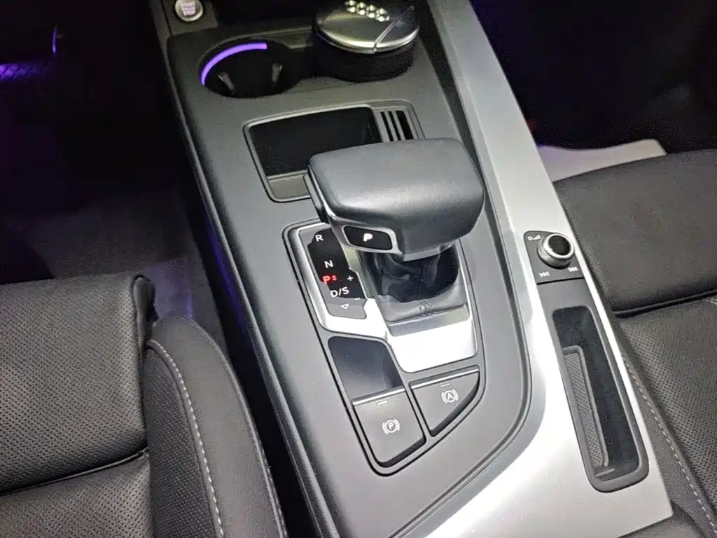 Audi A4L — миниатюра 14