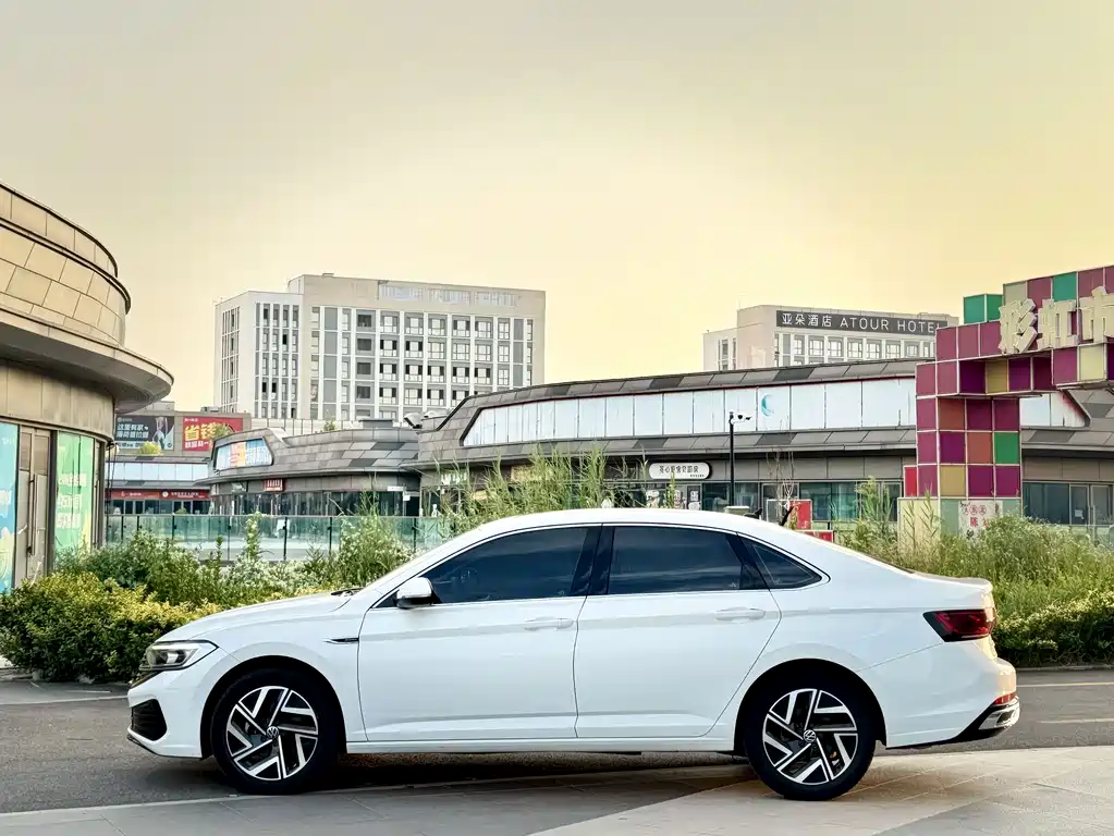 Volkswagen Sagitar — миниатюра 5