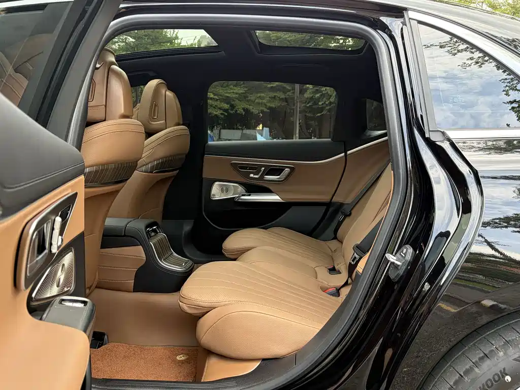 Mercedes-Benz E-Class — миниатюра 16