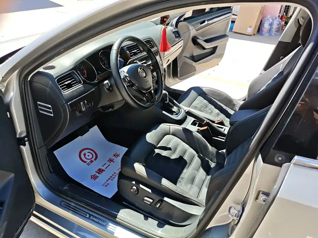 Volkswagen Sagitar — миниатюра 8