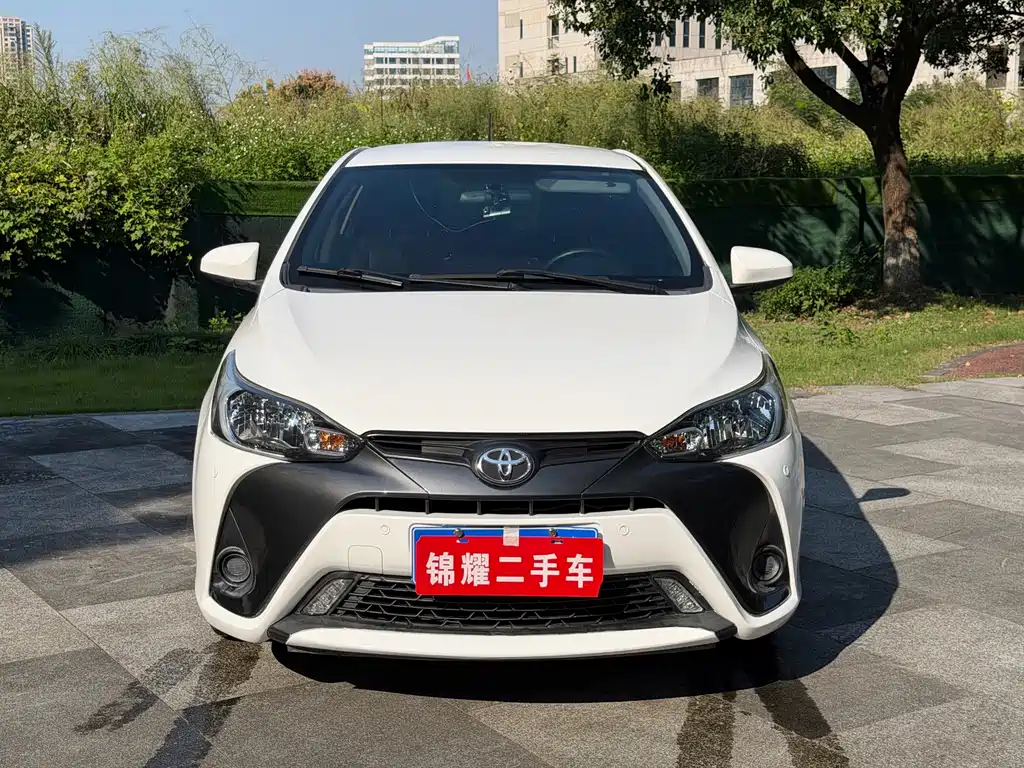 Toyota Yaris L — миниатюра 2