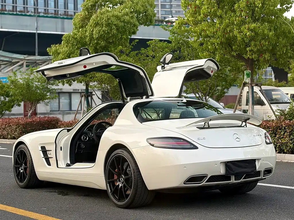 Mercedes-Benz SLS AMG — миниатюра 4