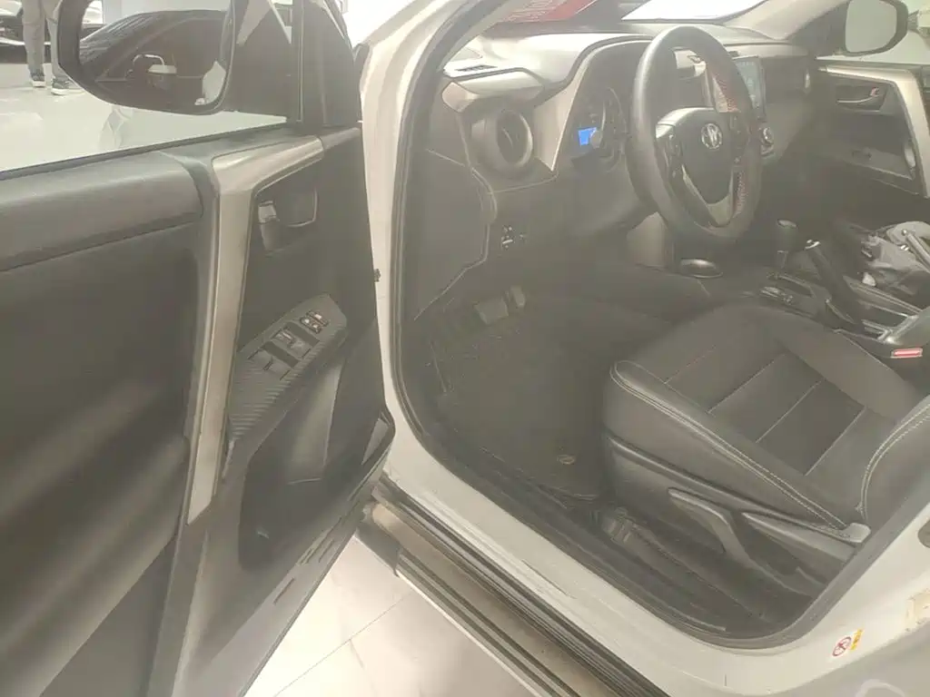 Toyota RAV4 — миниатюра 16