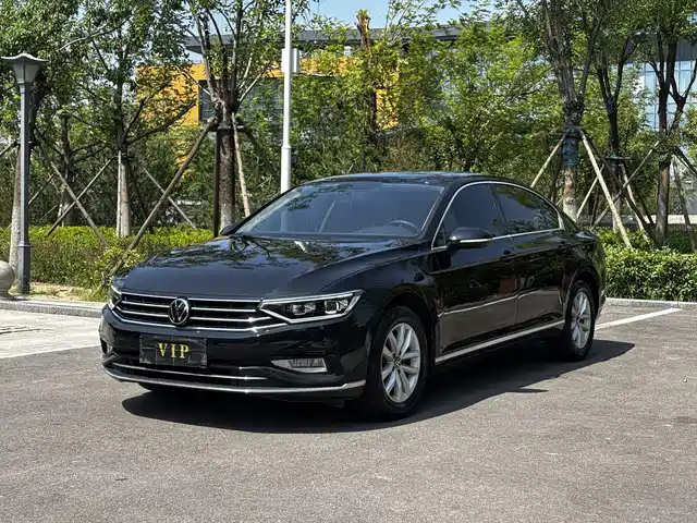 VOLKSWAGEN MAGOTAN 2023