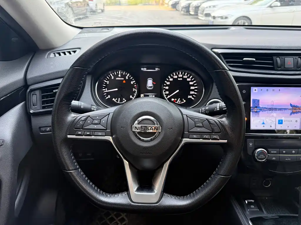 Nissan X-Trail — миниатюра 8