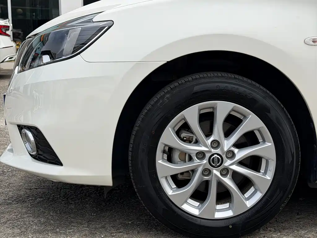 Nissan Sylphy — миниатюра 6