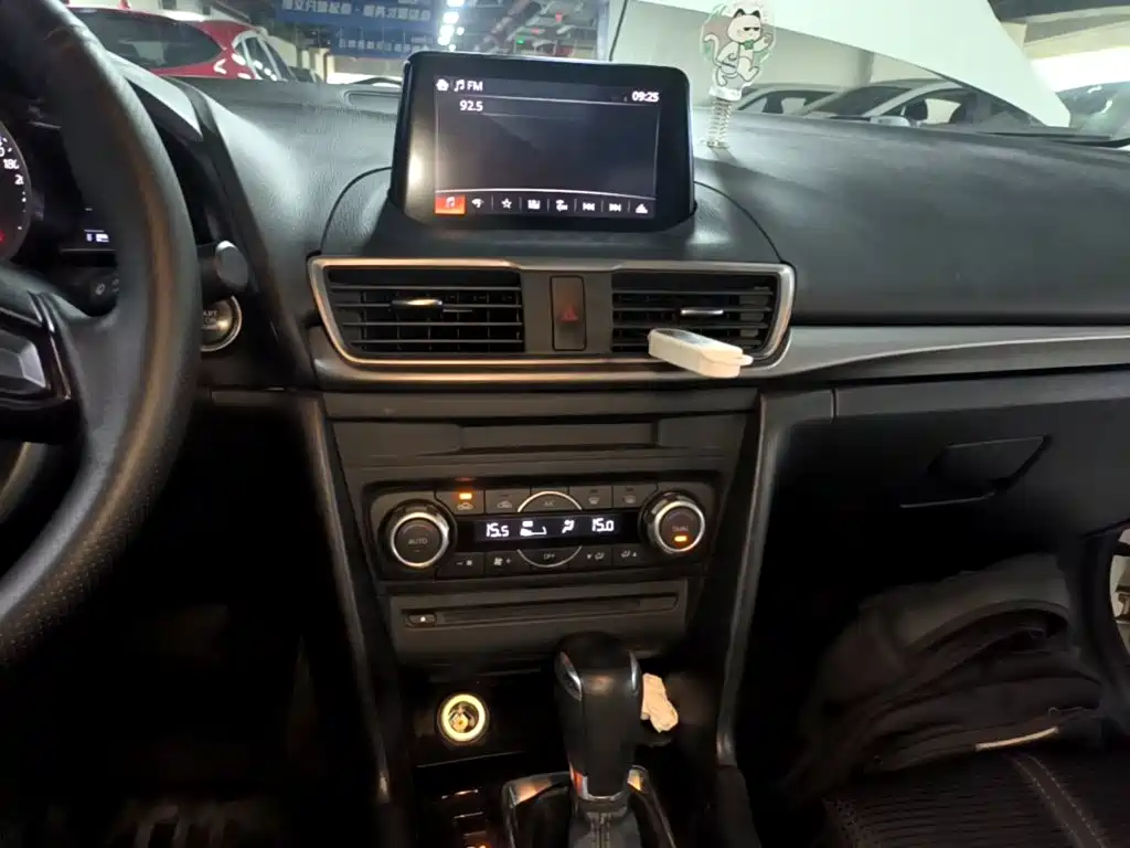 Mazda 3 Axela — миниатюра 13