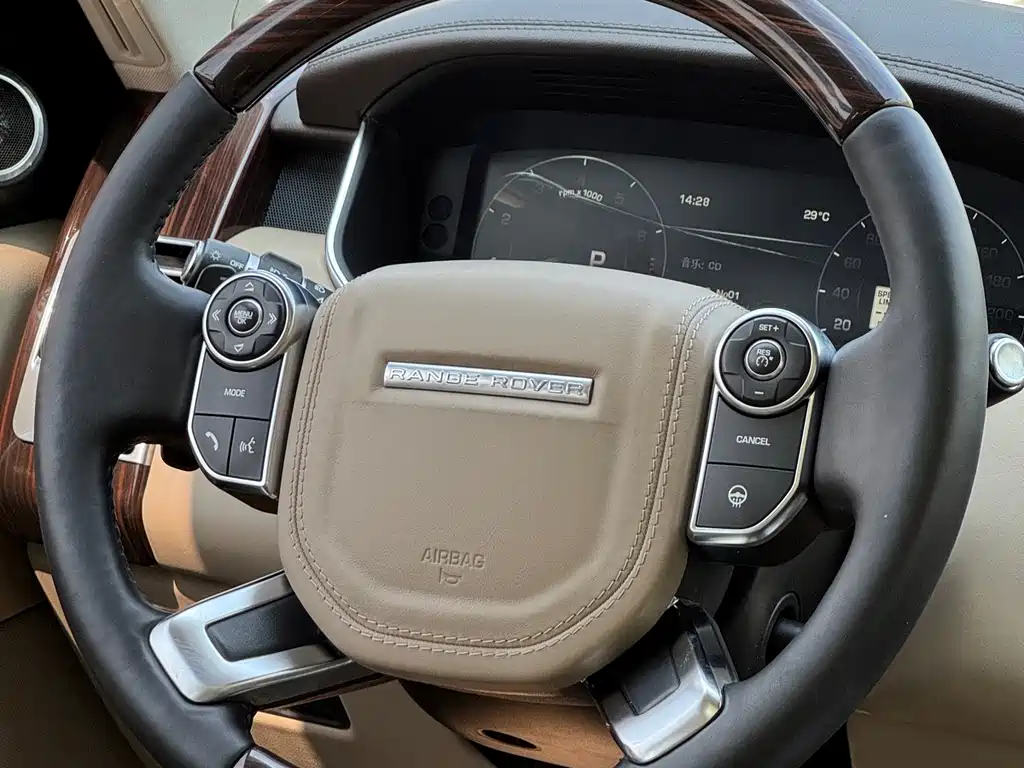 Land Rover Range Rover — миниатюра 15
