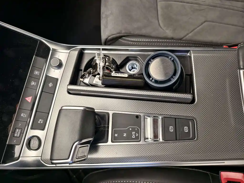 Audi A6L New Energy — миниатюра 10