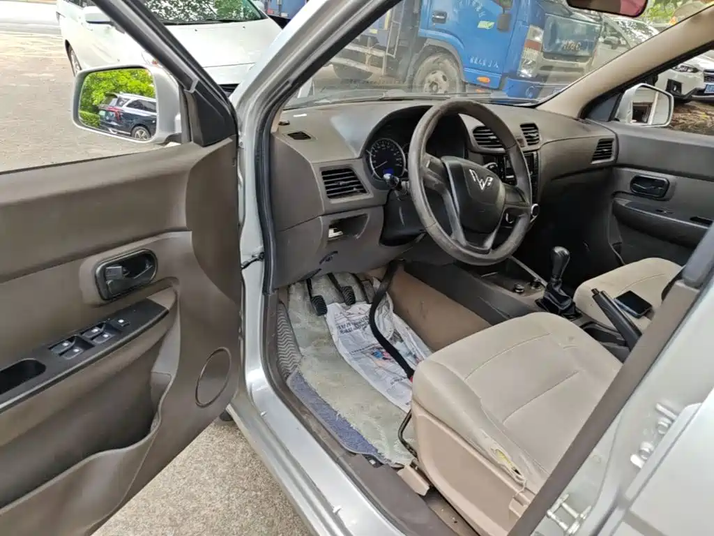 Wuling Hongguang — миниатюра 16