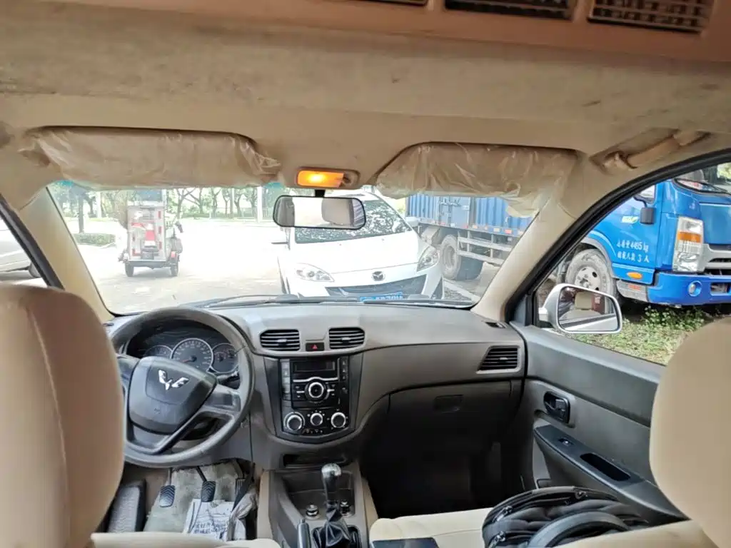 Wuling Hongguang — миниатюра 18