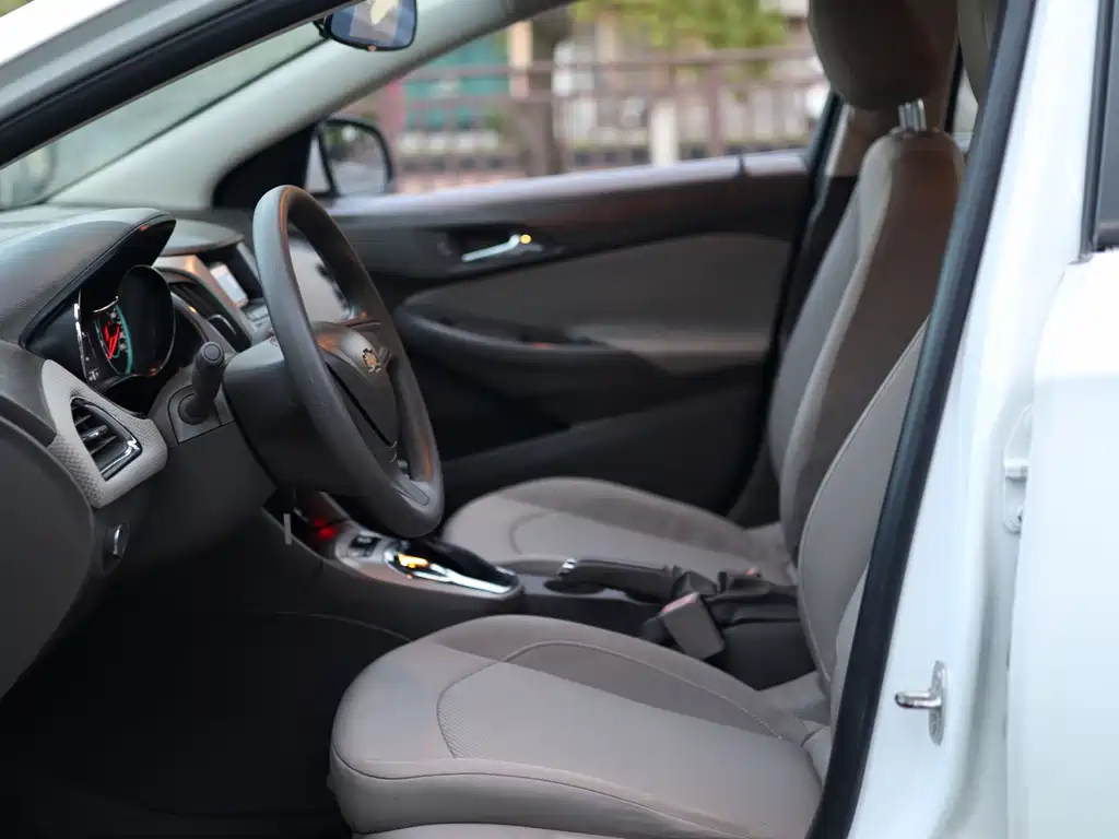 Chevrolet Cruze — миниатюра 12