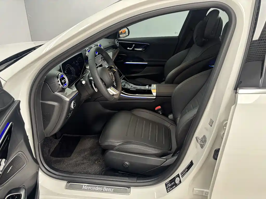 Mercedes-Benz C-Class — миниатюра 12