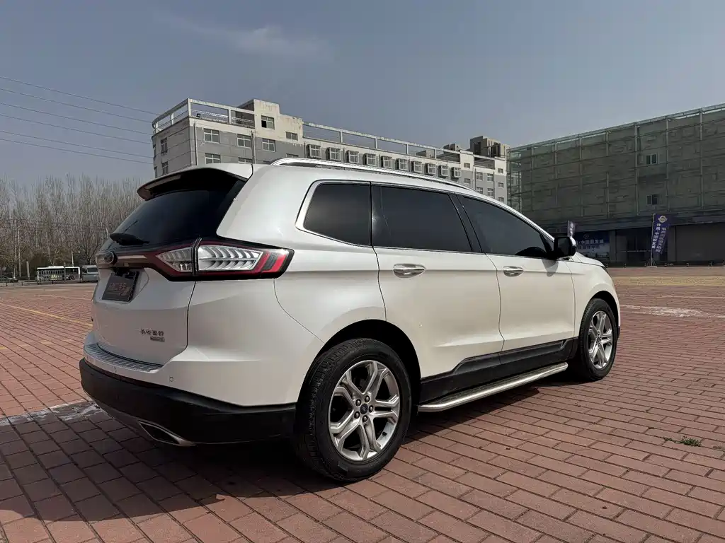 Ford Edge — миниатюра 4