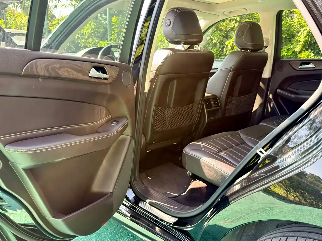 Mercedes-Benz GLE (Import) — миниатюра 6