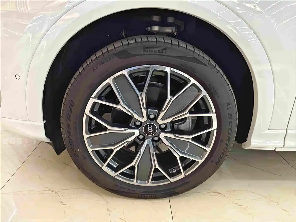 Audi Q5L — миниатюра 10