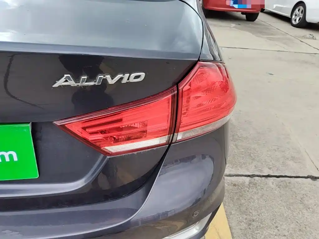 Suzuki Alivio — миниатюра 8