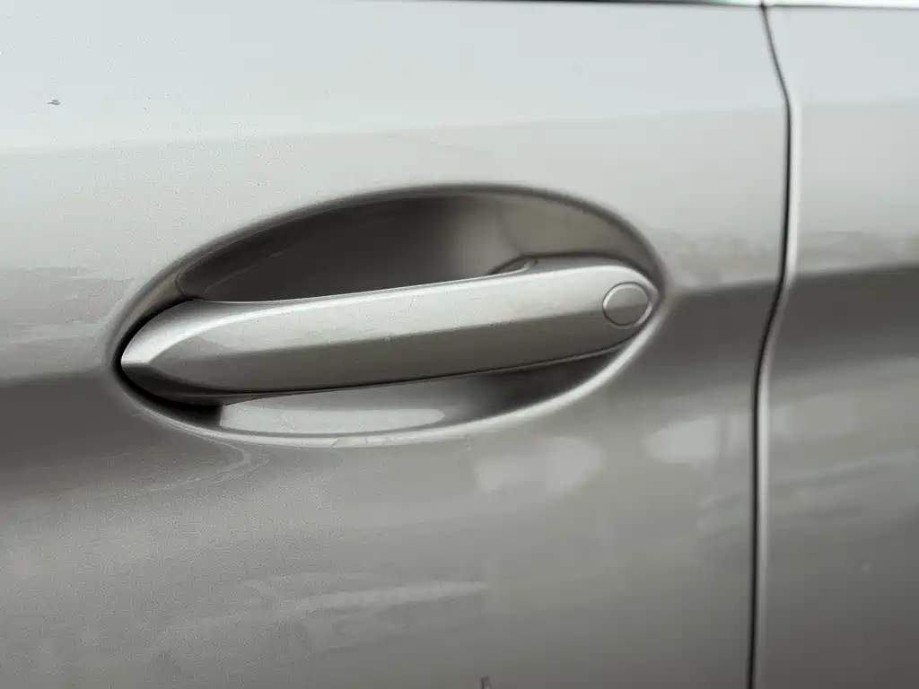 BMW 5 Series — миниатюра 40