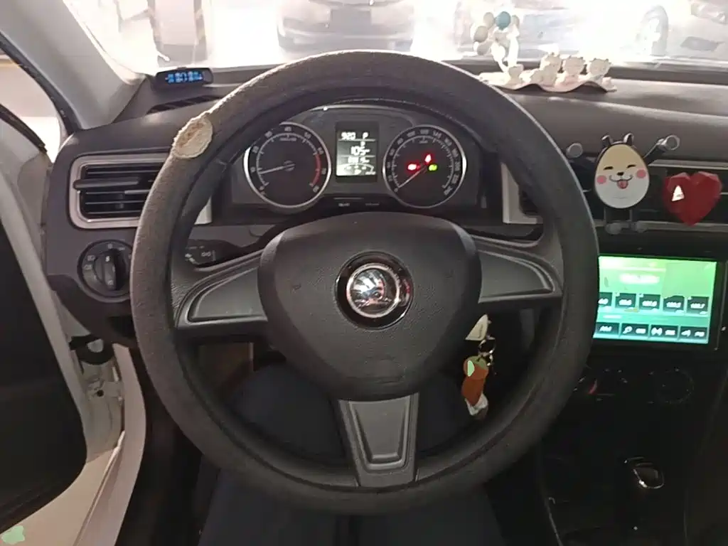 Skoda Rapid Spaceback — миниатюра 11