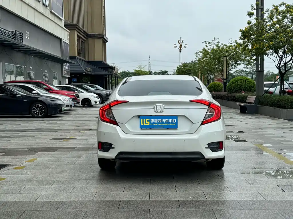 Honda Civic — миниатюра 4