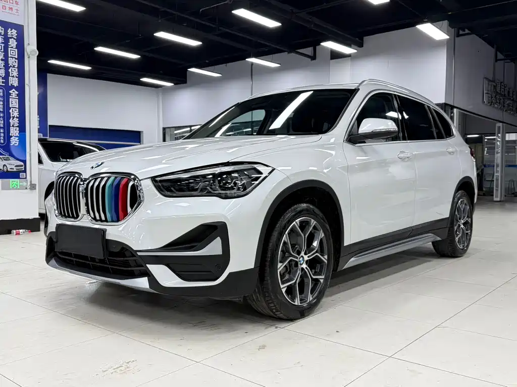 Купить BMW X1