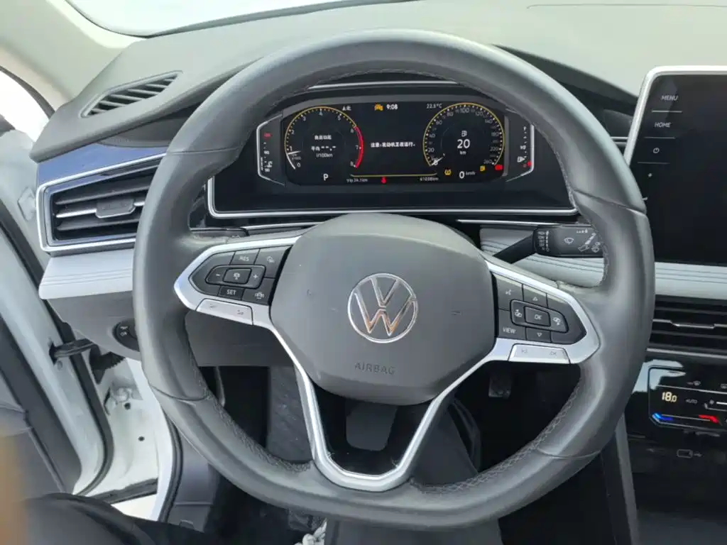 Volkswagen Tiguan L — миниатюра 11