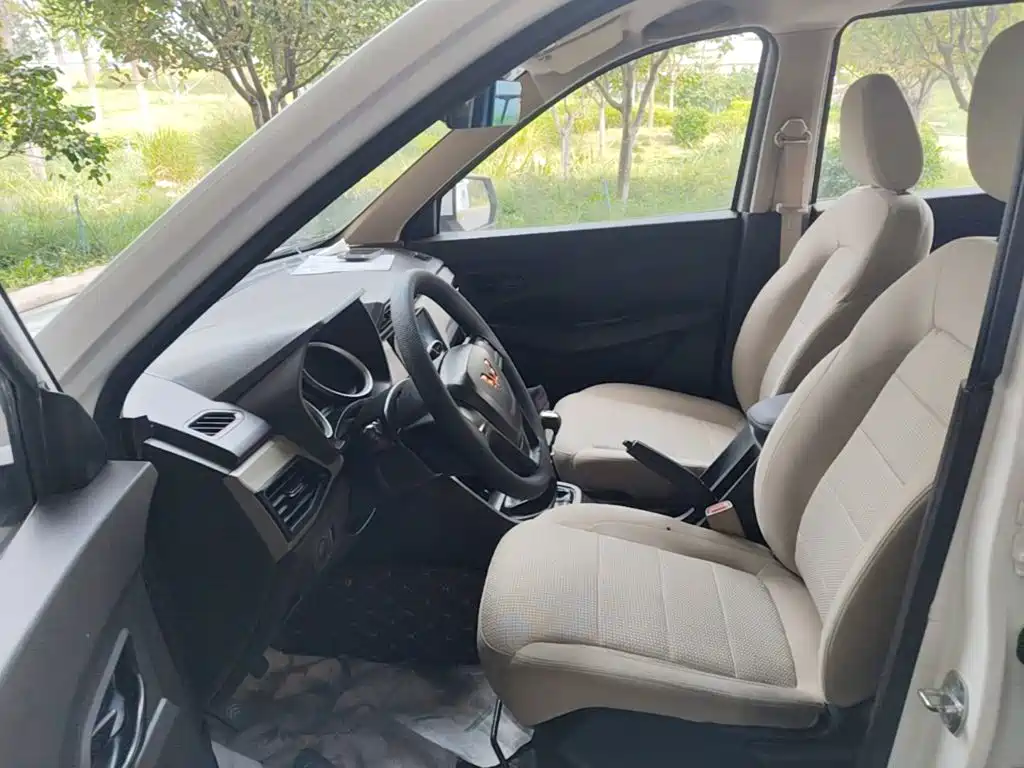 Wuling Hongguang — миниатюра 15