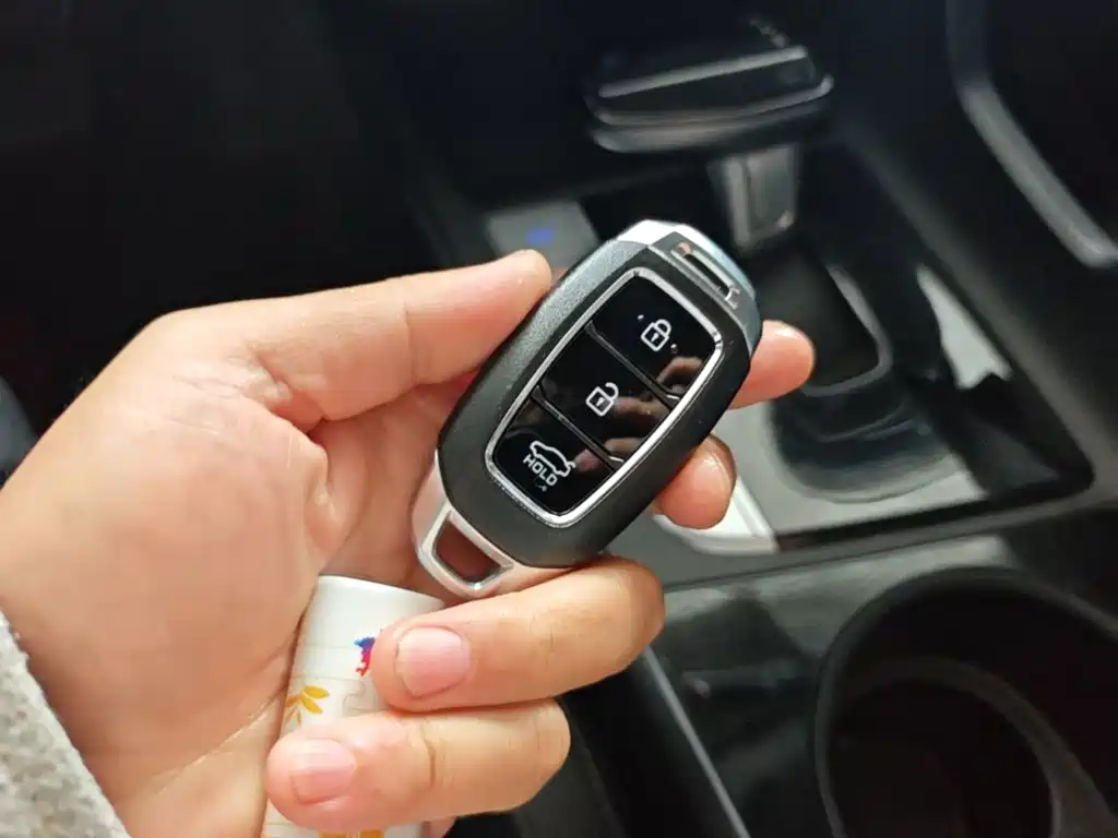 Hyundai Elantra — миниатюра 9