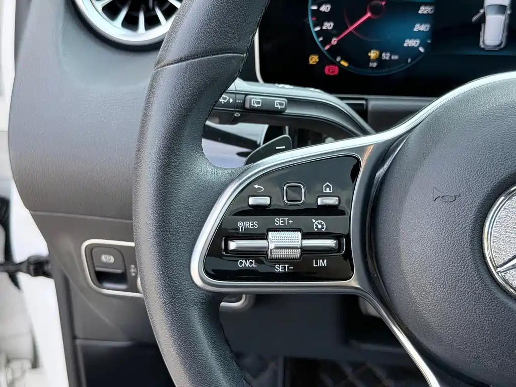 Mercedes-Benz GLA — миниатюра 17