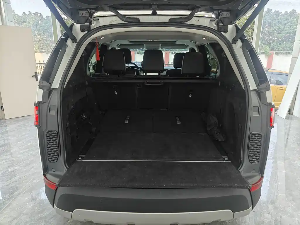 Land Rover Discovery — миниатюра 7