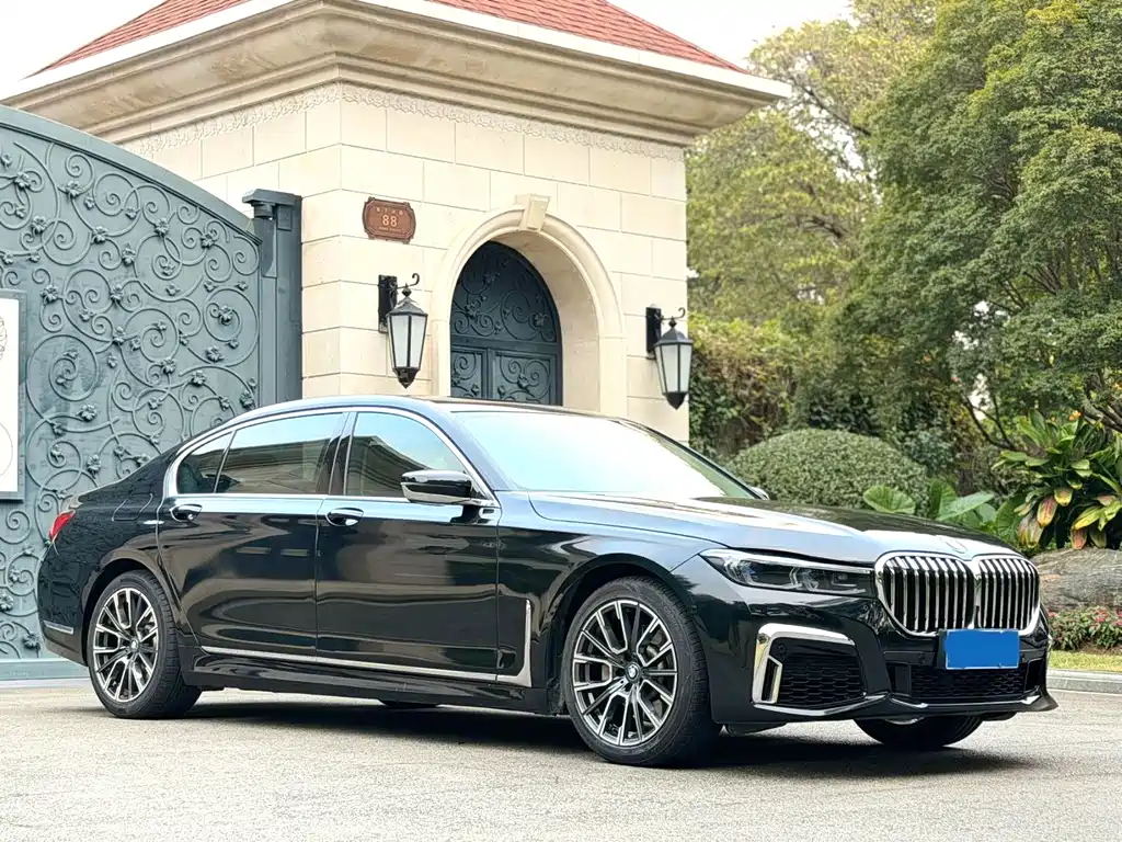 BMW 7 Series 7 2016 730Li Lead