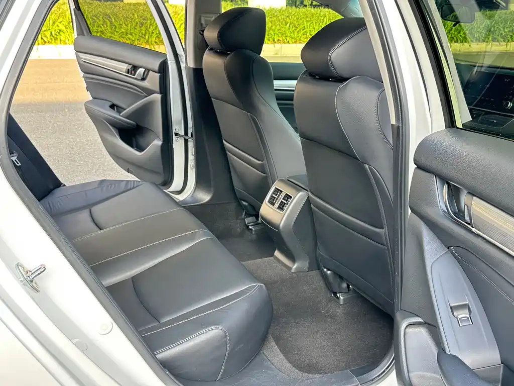Honda Accord — миниатюра 12