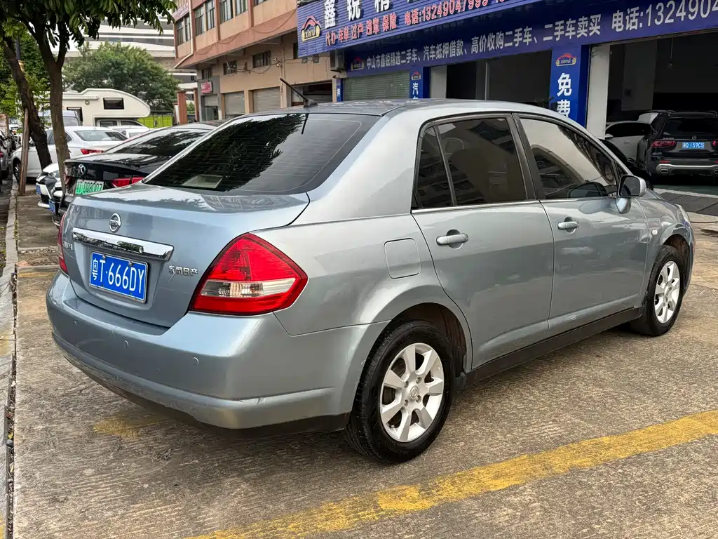 Nissan Tiida — миниатюра 4