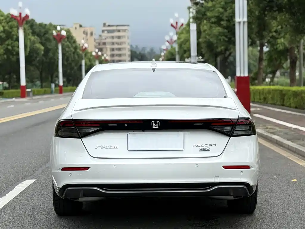 Honda Accord — миниатюра 10