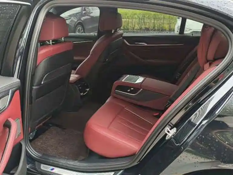 BMW 5 Series — миниатюра 5
