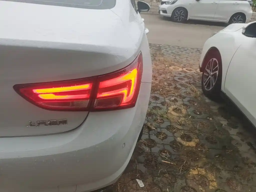 Buick Verano — миниатюра 8