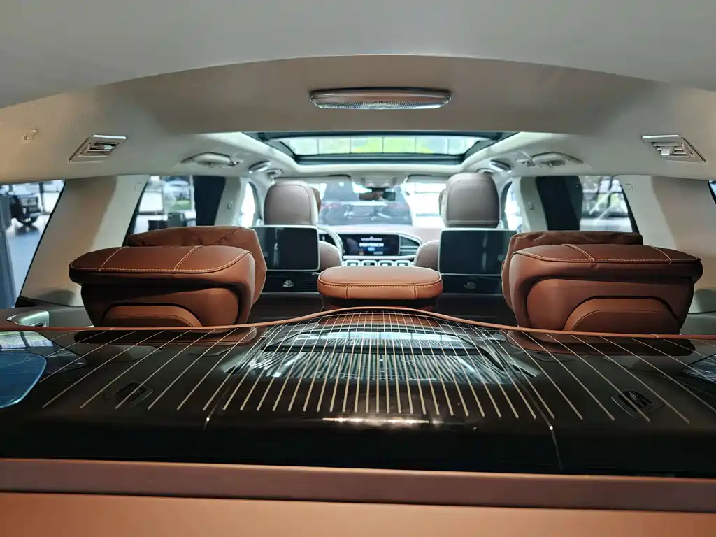 Mercedes-Benz GLS — миниатюра 13