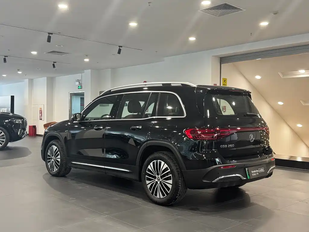 Mercedes-Benz EQB — миниатюра 6