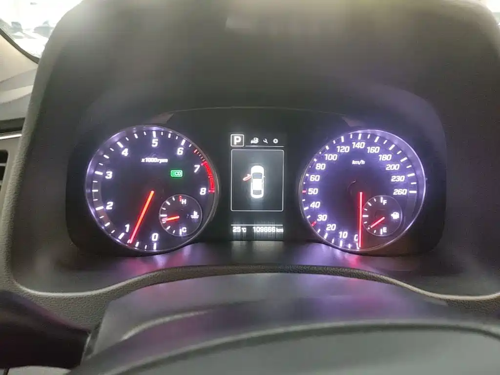Hyundai Elantra — миниатюра 12