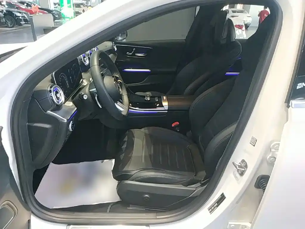 Mercedes-Benz C-Class — миниатюра 15