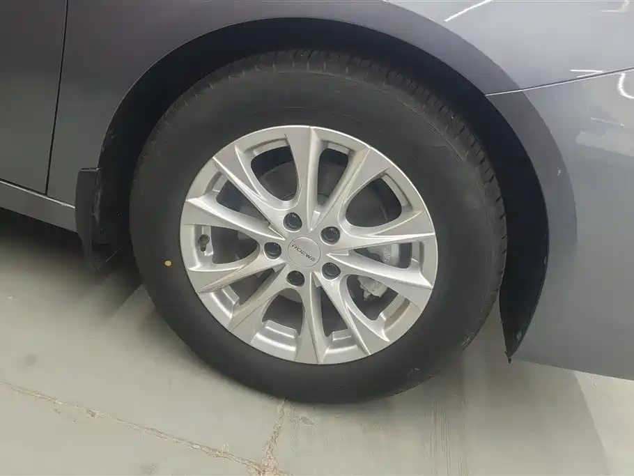 Roewe i5 2023 1.5L MT