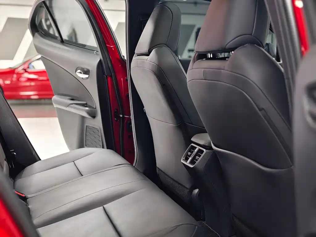 Lexus UX — миниатюра 10